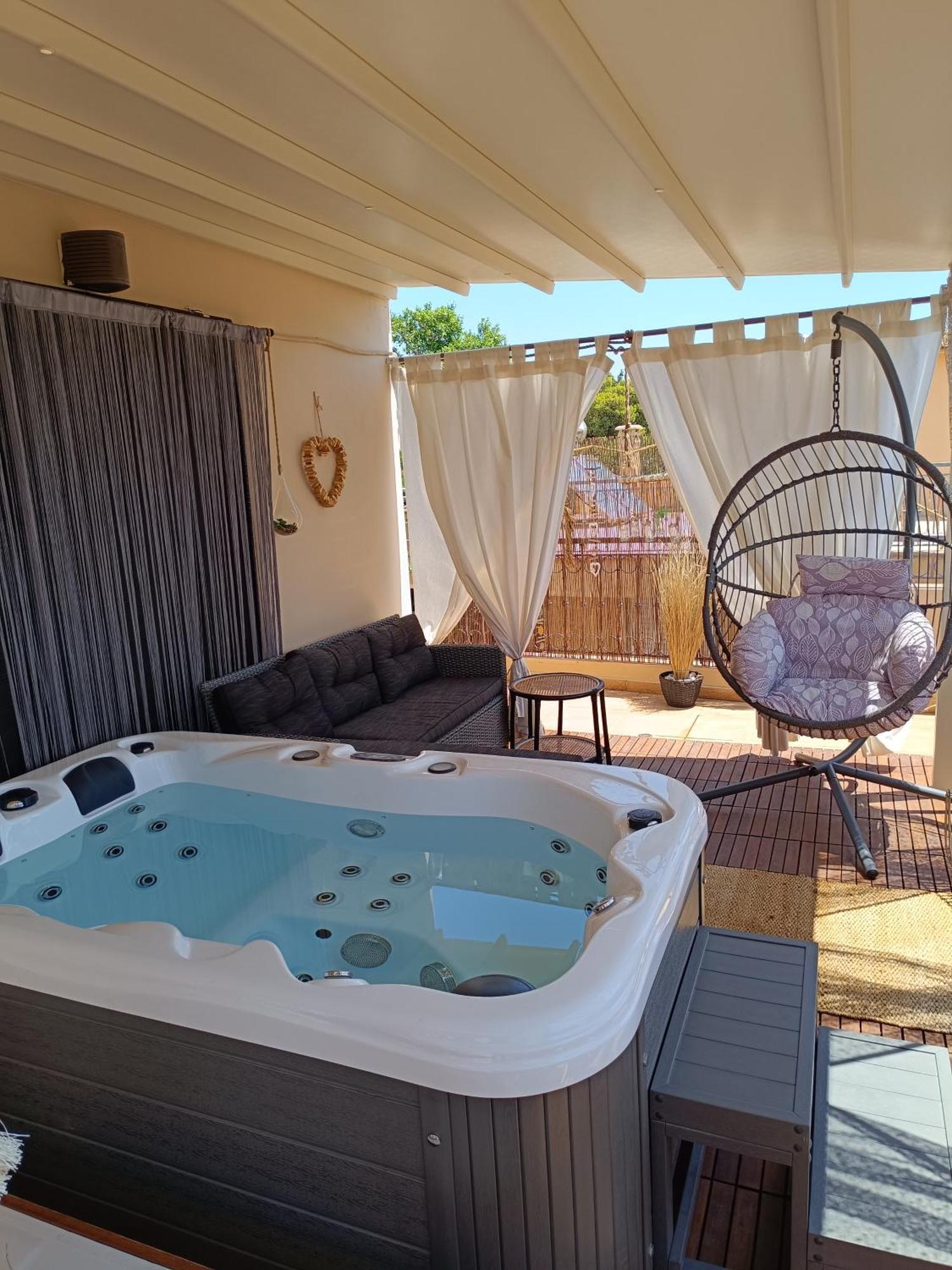 Nefelifamilyhouse With Jacuzzi Villa Lagonisi